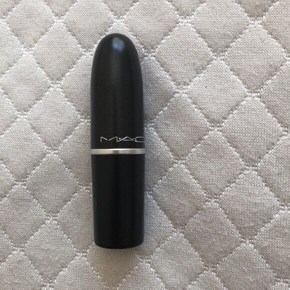 MAC Cosmetics Matte Lipstick in Velvet Teddy NIB - Picture 3 of 4